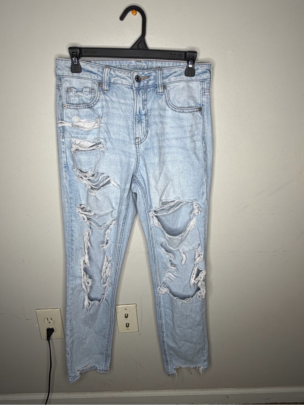American Eagle Outfitters Light Blue Distressed Boyfriend Jeans